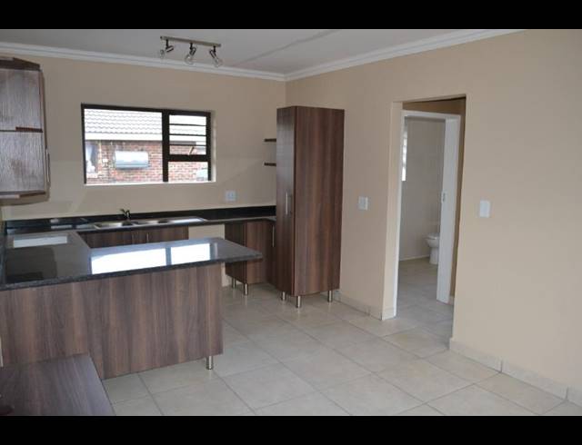 1 BEDROOM PROPERTY TO RENT IN DIE BULT